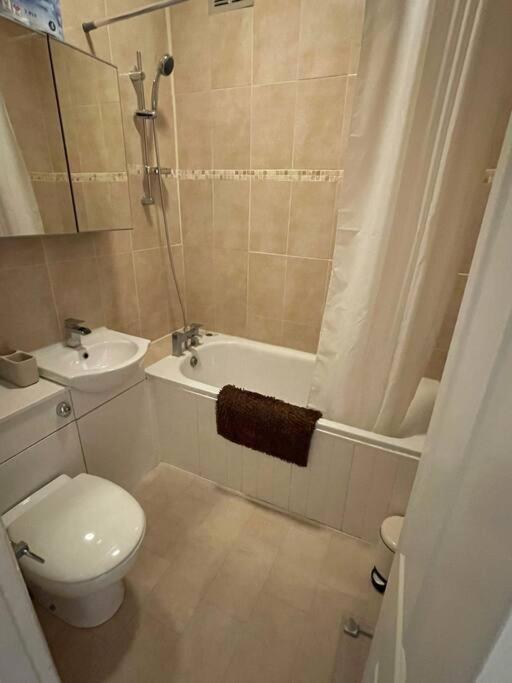 One Bedroom Flat In The Heart Of Islington *