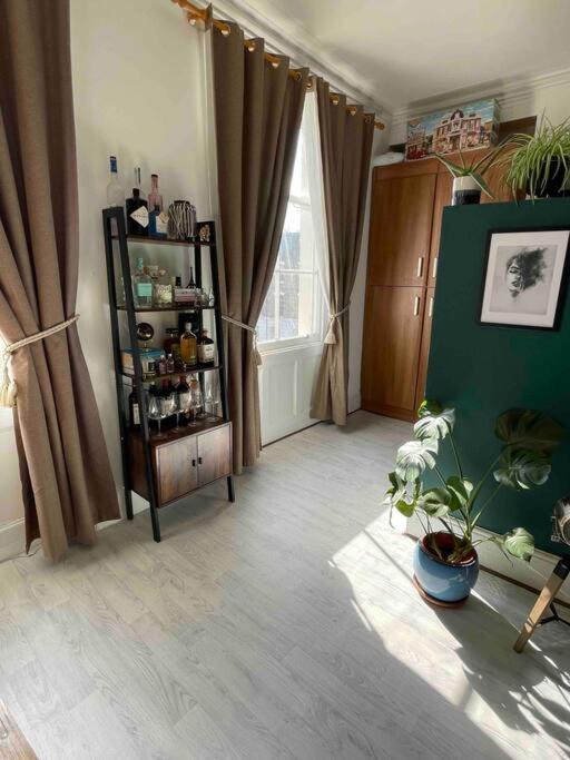 One Bedroom Flat In The Heart Of Islington