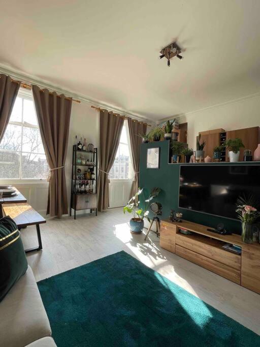 One Bedroom Flat In The Heart Of Islington Apartment *