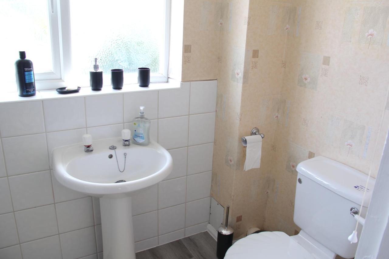 Coolfin House-close To Excel, Contractors, Relocators, Paid Parking Londen