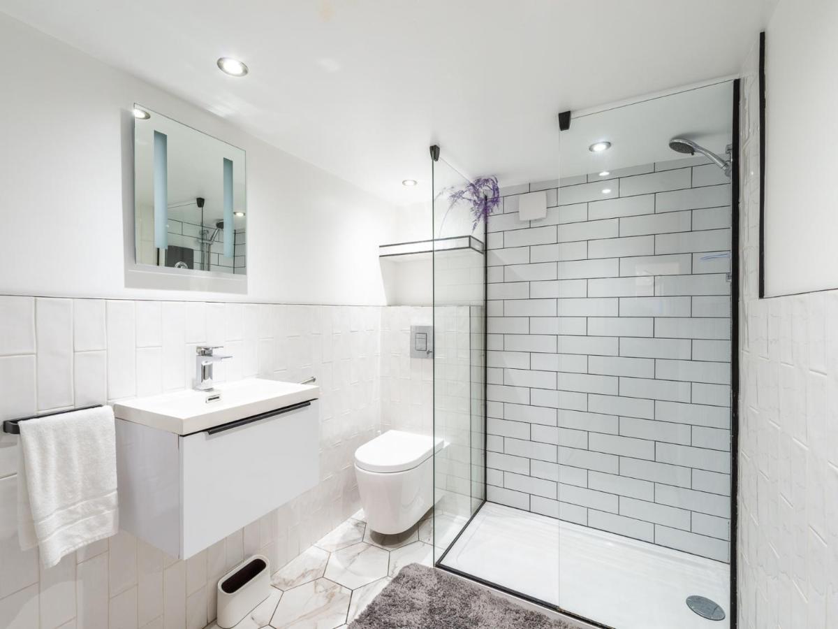 Pass The Keys Serene Hideaway In West * Londres