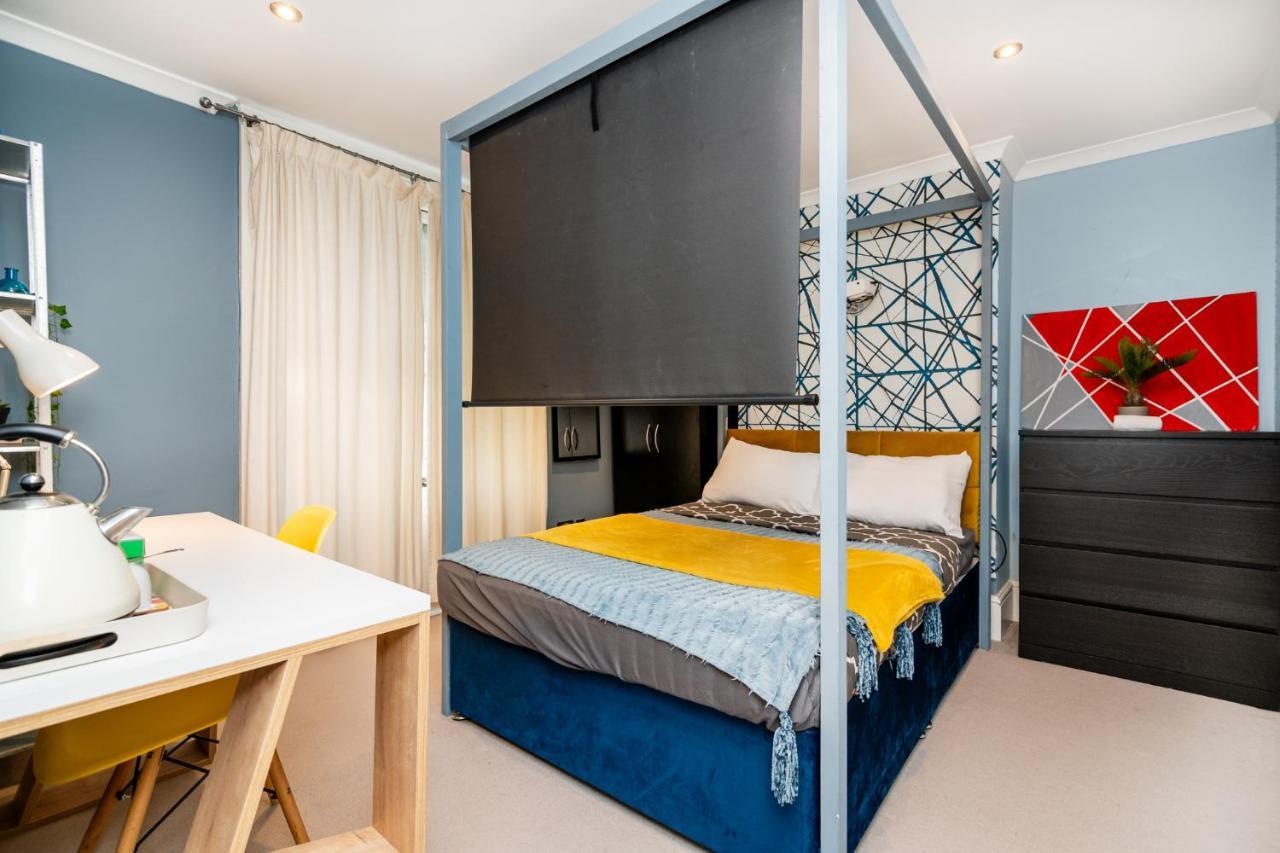 Double W/projector & Garden Hot Tub Accommodatie bij particulieren Londen