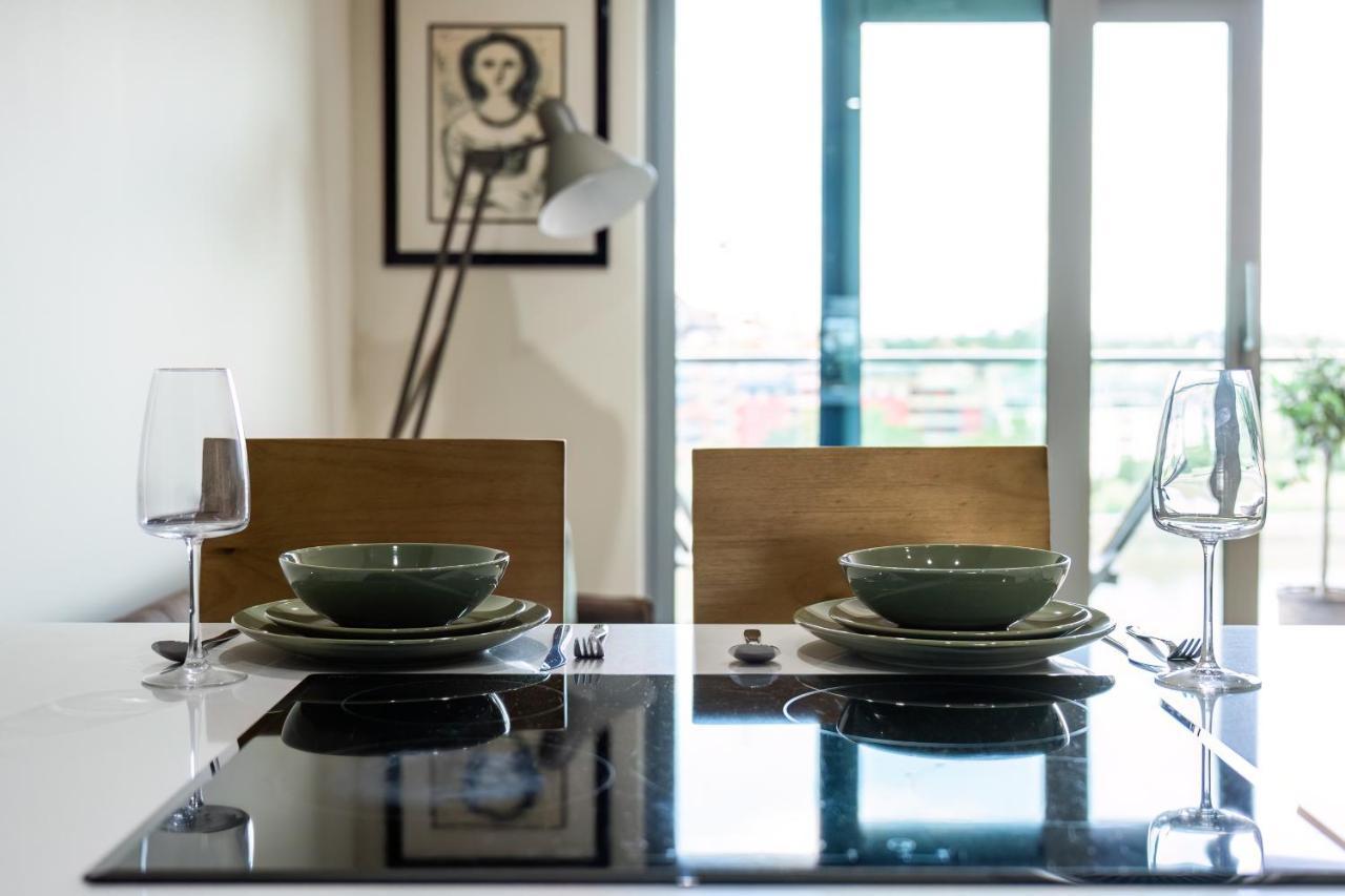 Livestay-stunning With Private Balcony & River Views *