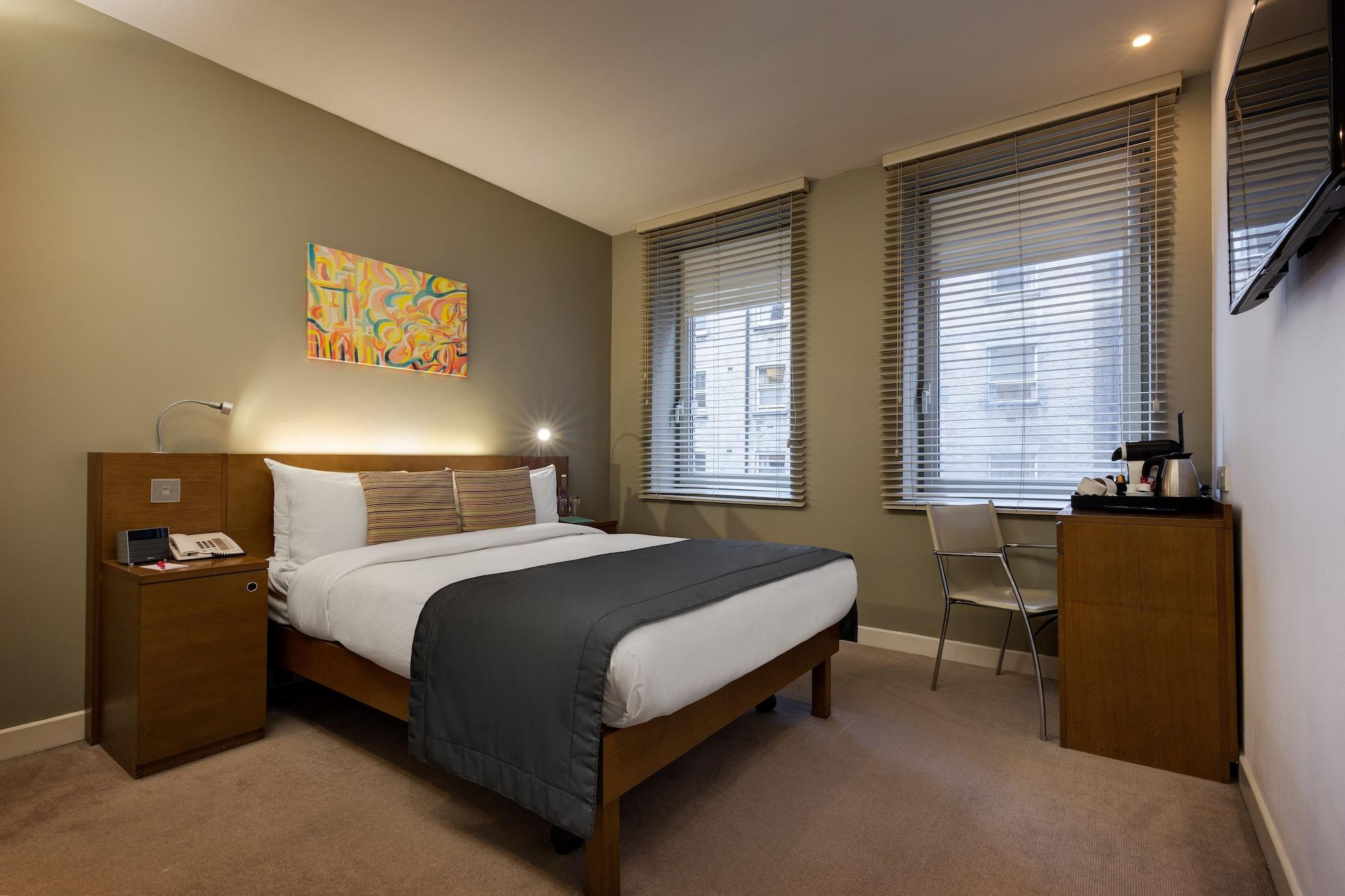 The Memoir Club Hotel Londres