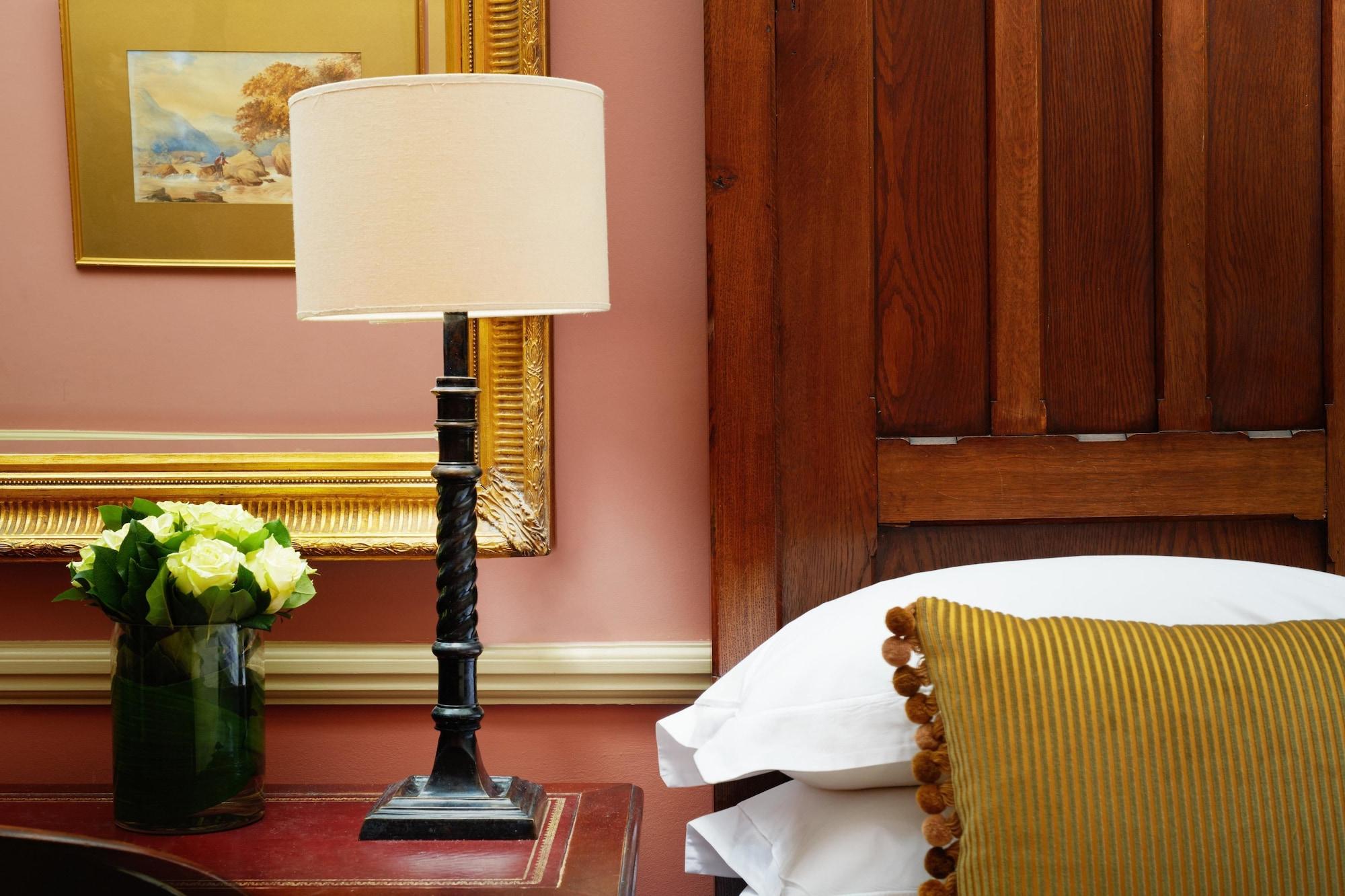Hotel The Gore – Starhotels Collezione Londen