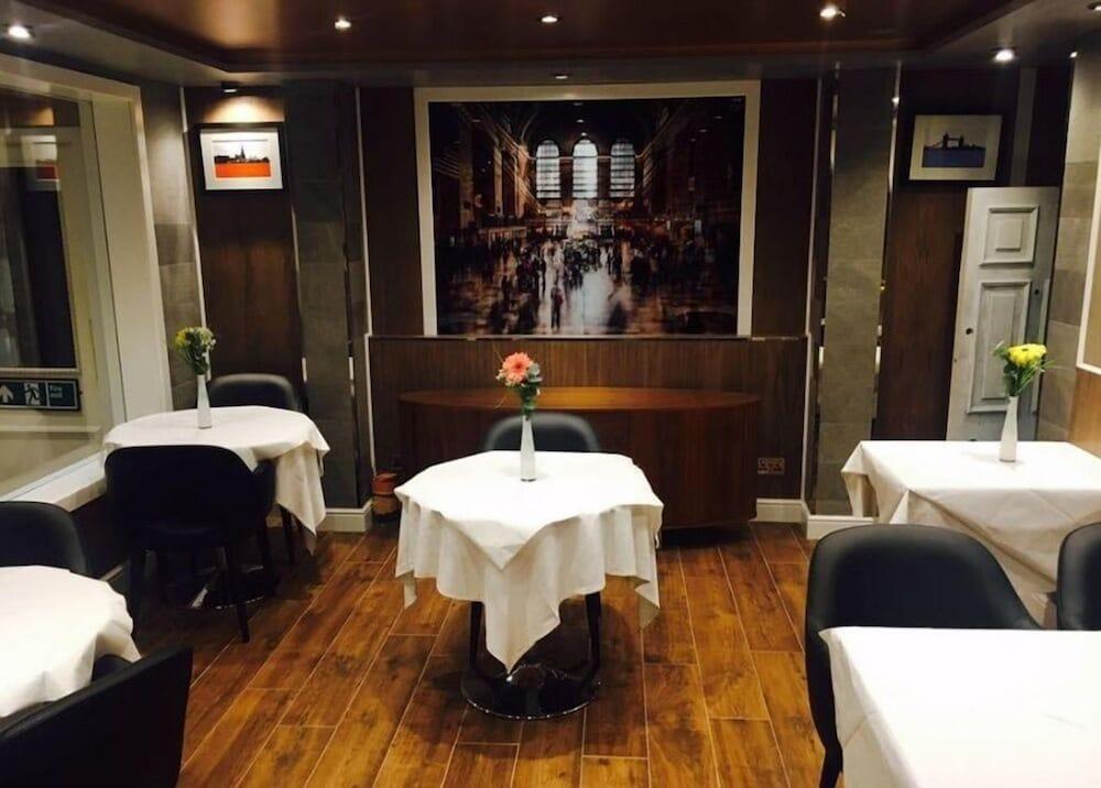 Cheshire Central Hotel 3*