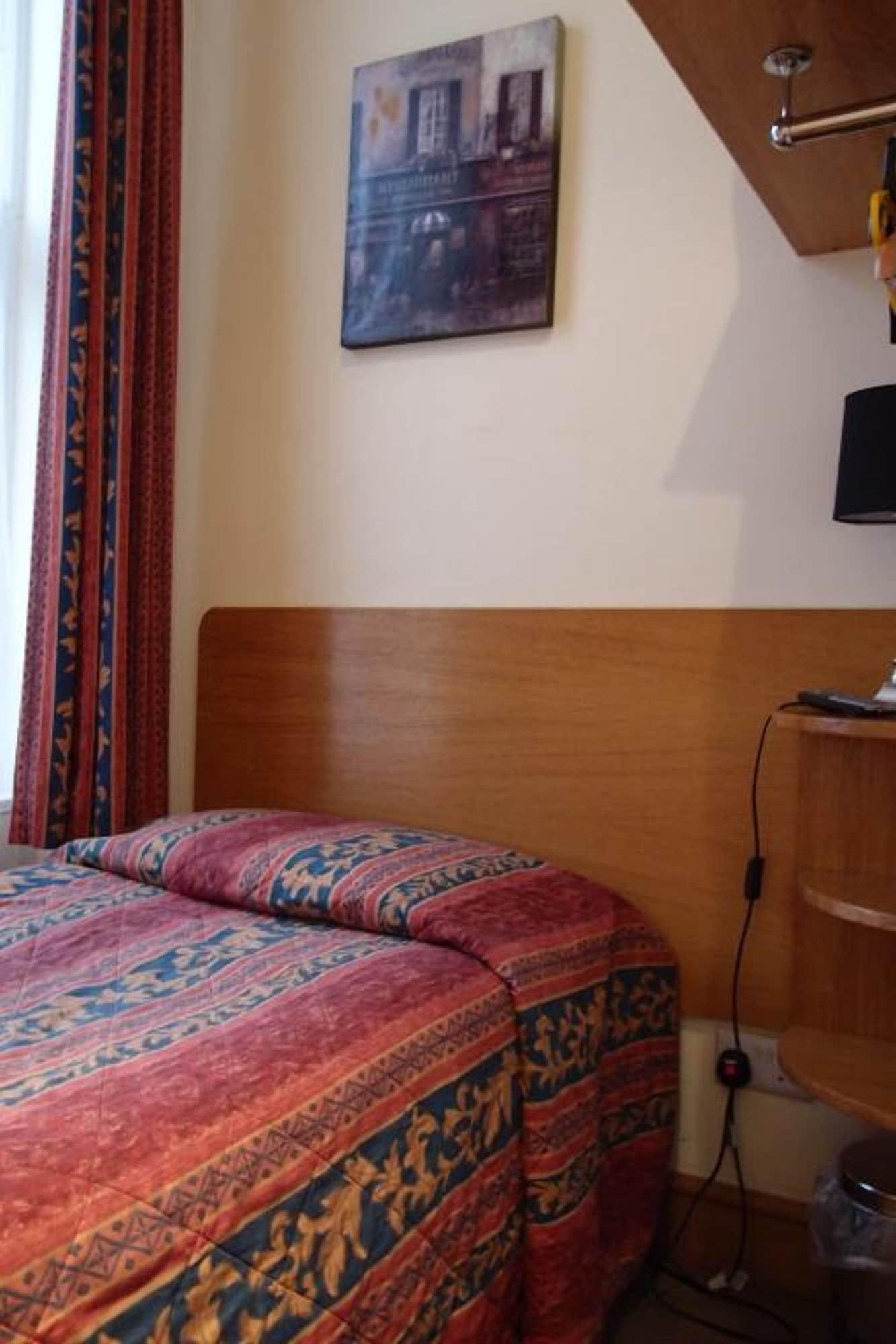 65 Hotel Londres