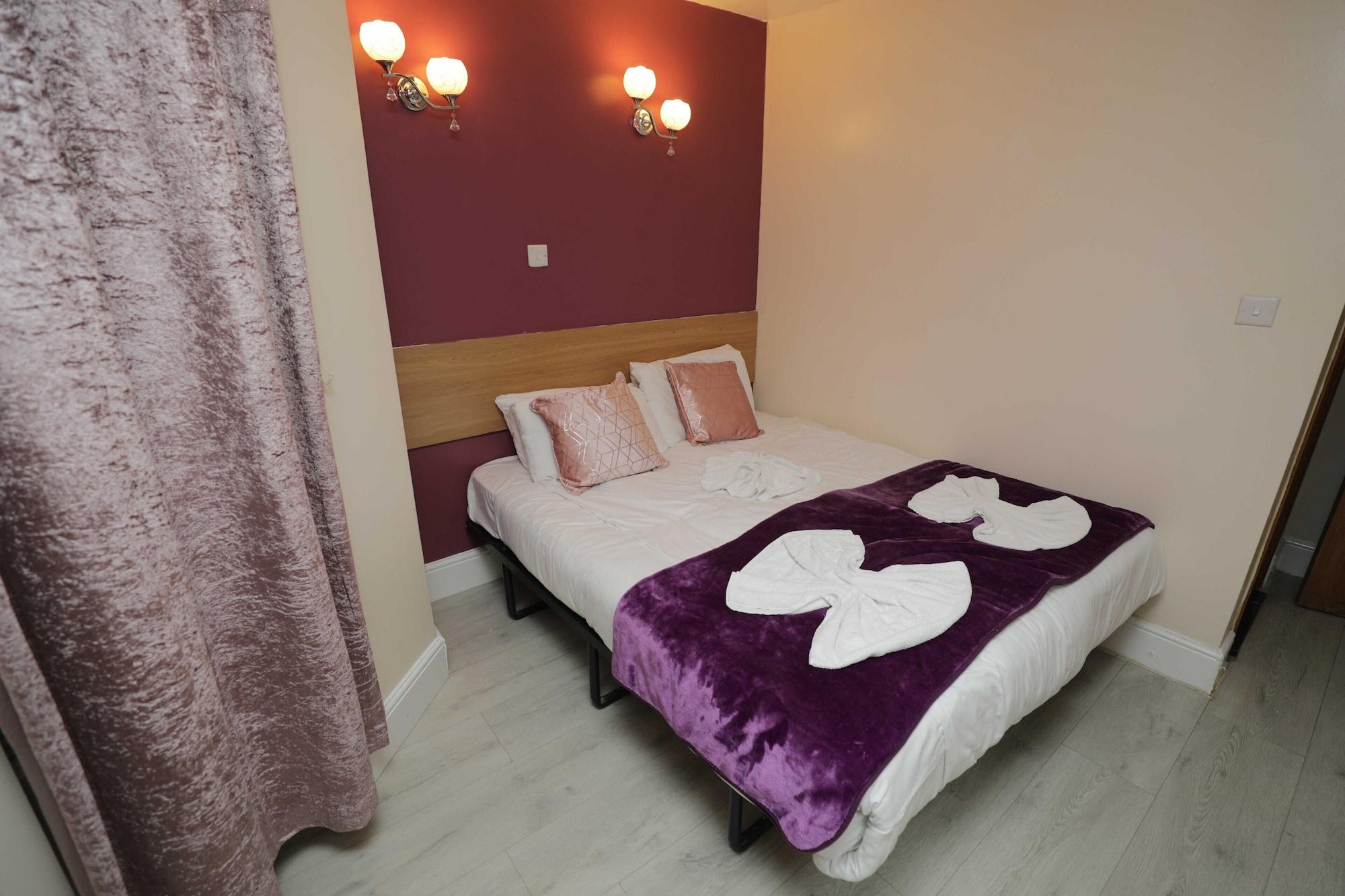 Holland Hotel 2*