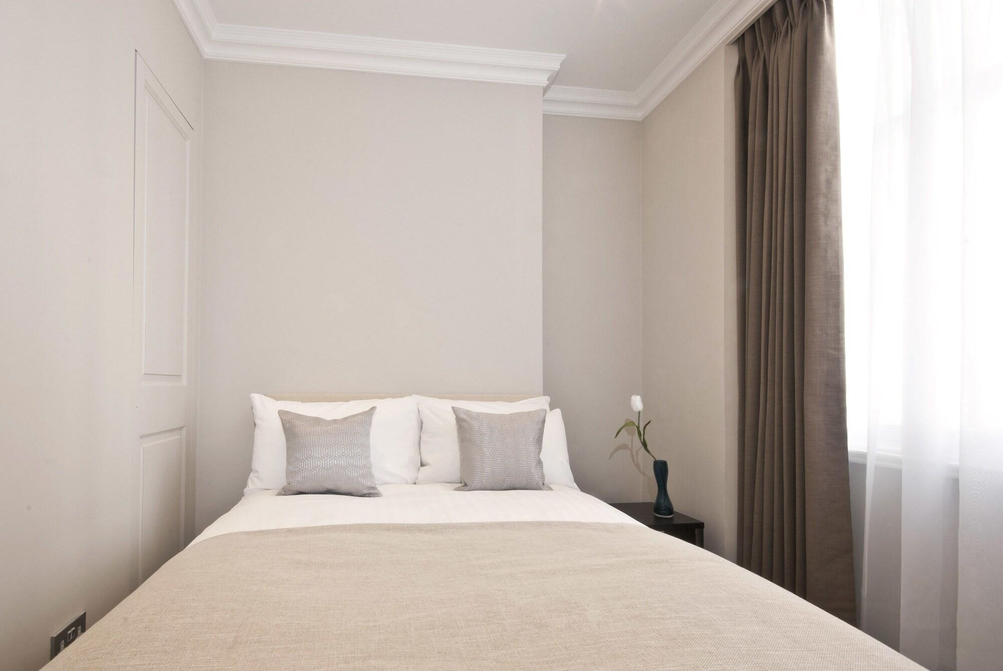 Manson Place Apart-hotel 4*