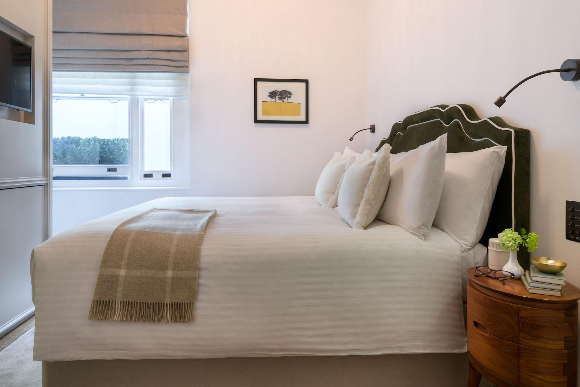 The Adria 5* Londen