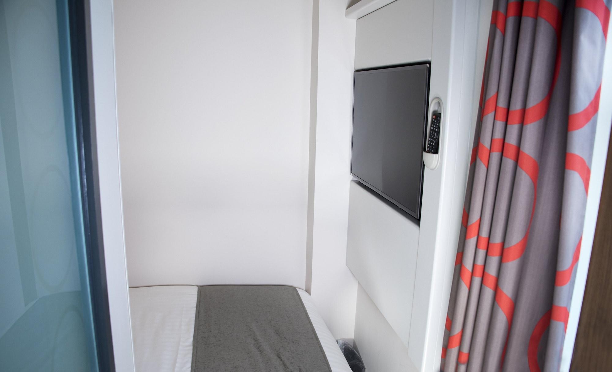 Hotel Point A Westminster 3*