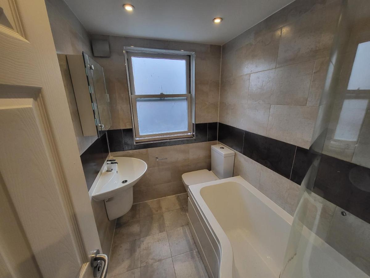 Apartamento Large 4 Bedroom House In