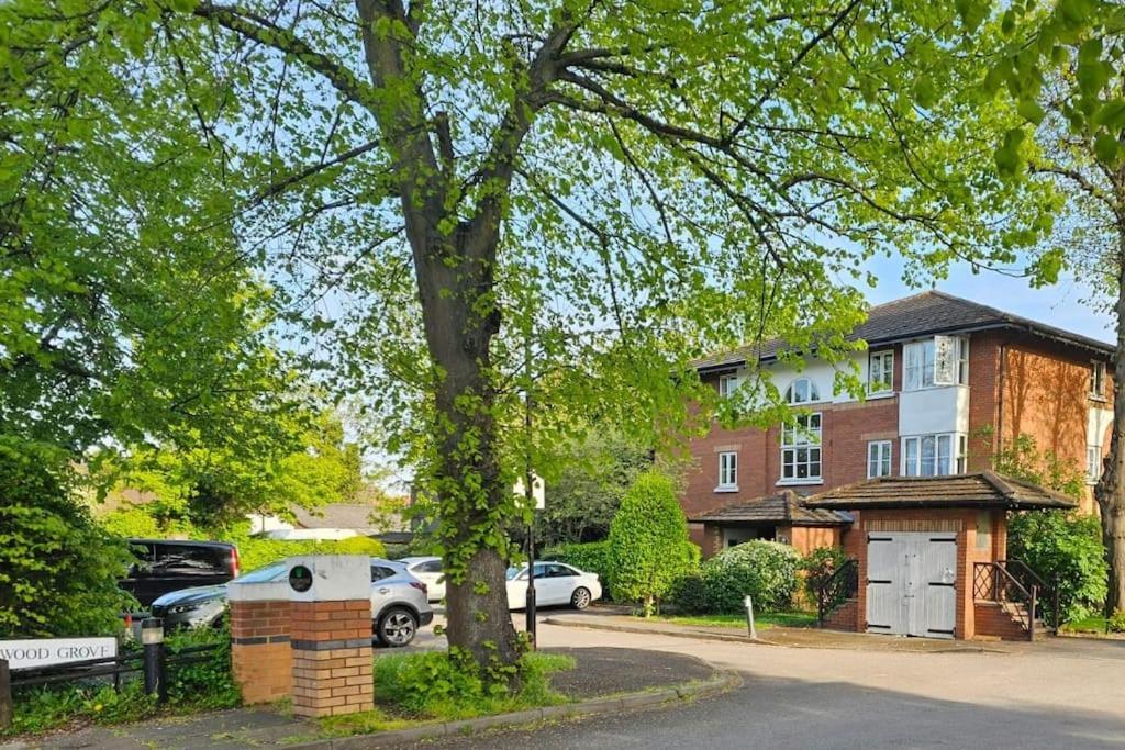 Lovely Flat Close To Shepherd's Bush * Londen