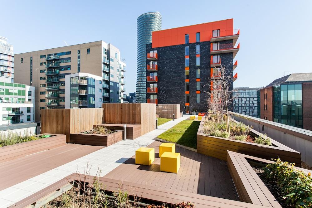 Clover Court By Aeria Apartment London