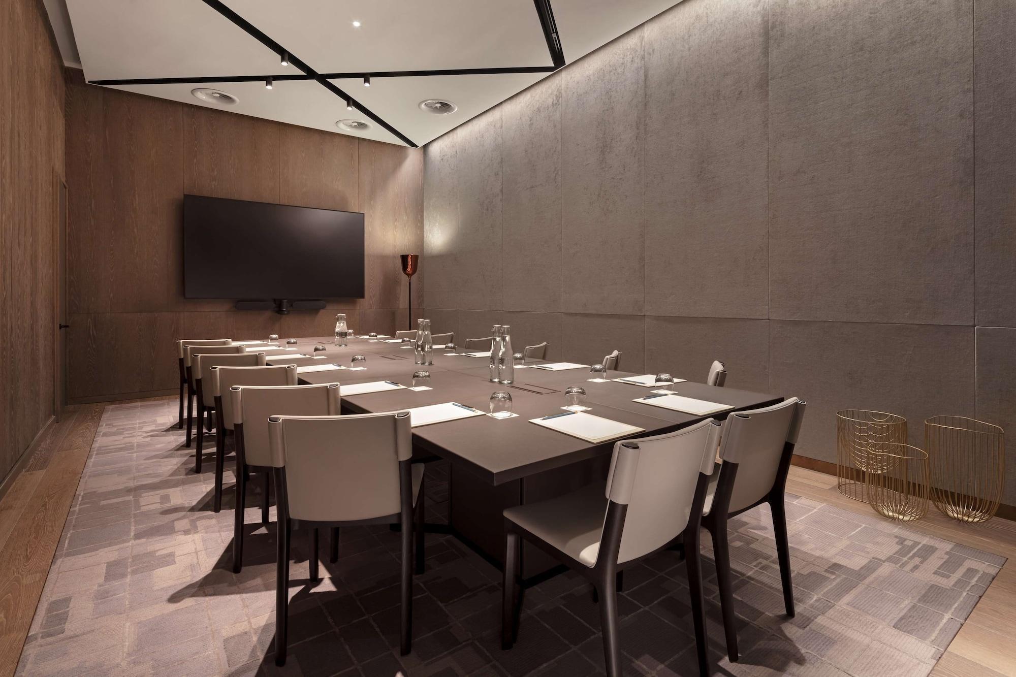 Hotel The Londoner 5*