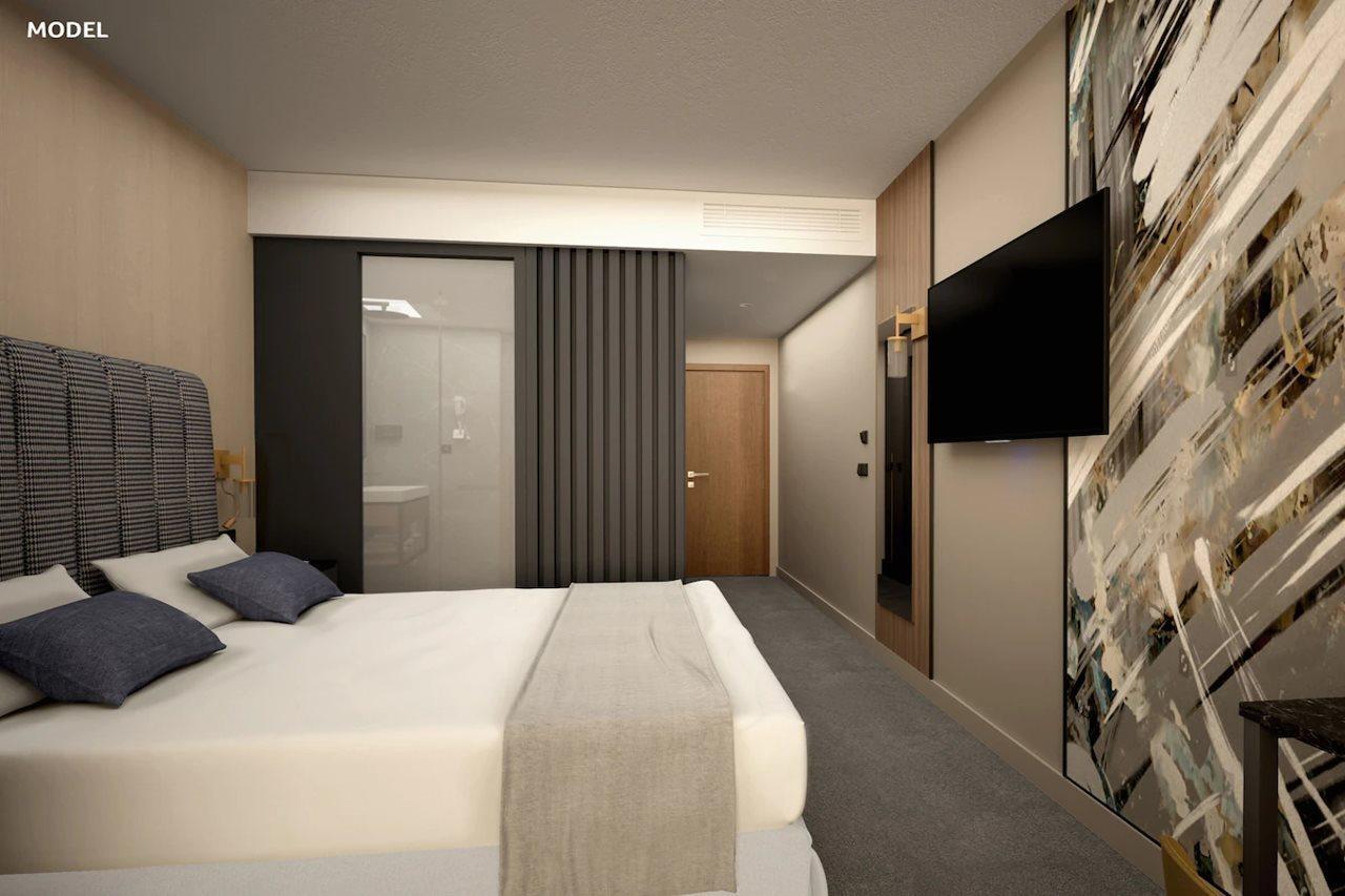Riu Plaza Victoria Hotel 4*