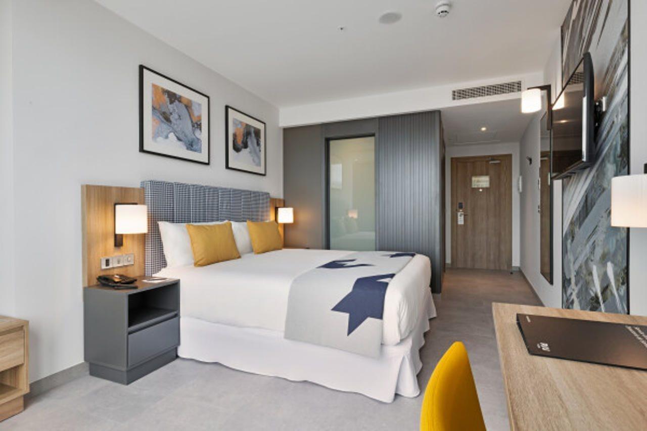Hotel Riu Plaza Victoria