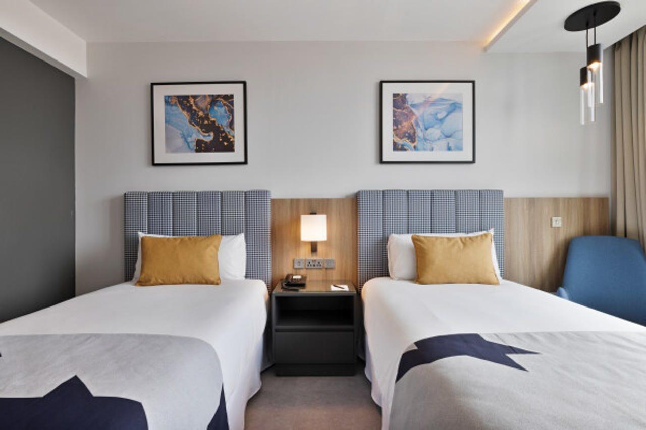 Hotel Riu Plaza Victoria