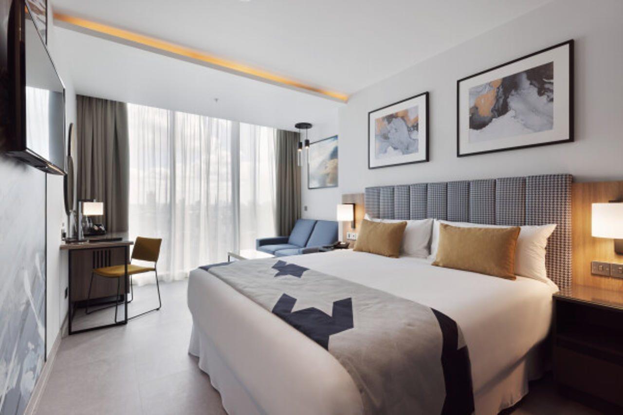 Hotel Riu Plaza Victoria