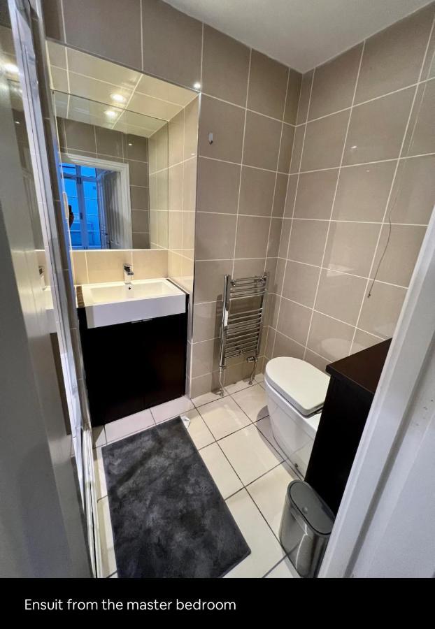 Spacious 2 Bed In The Heart Of Kensington Apartment *