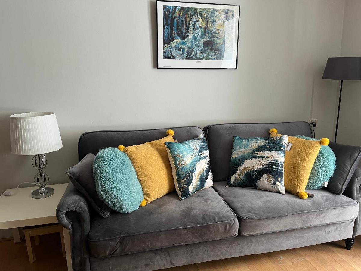 Apartamento 1 Bedroom Garden Flat Zone 2 *