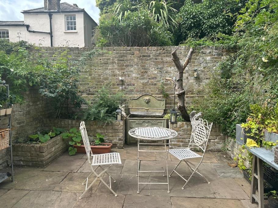 Fairytale Belgravia House - 2 Beds 2 Baths 4 People Vakantiehuis Londen