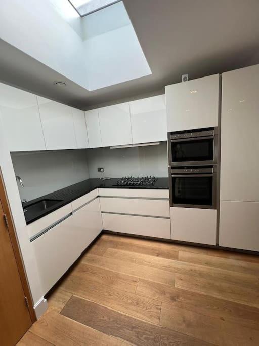 Modern Flat In Mayfair *
