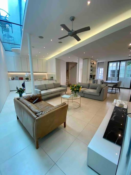 Casa de Férias Stunning 4 Bed Mews House With Patio