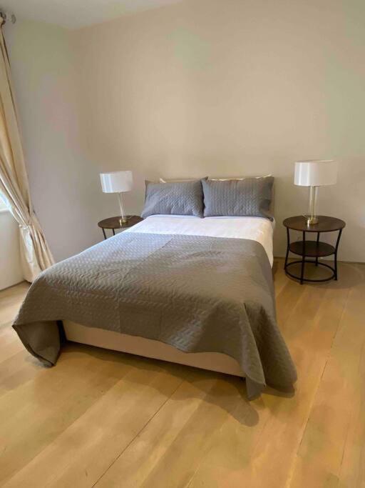 Stunning 4 Bed Mews House With Patio Casa de Férias *
