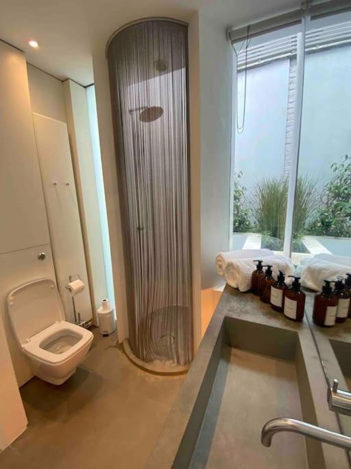 Stunning 4 Bed Mews House With Patio Casa de Férias