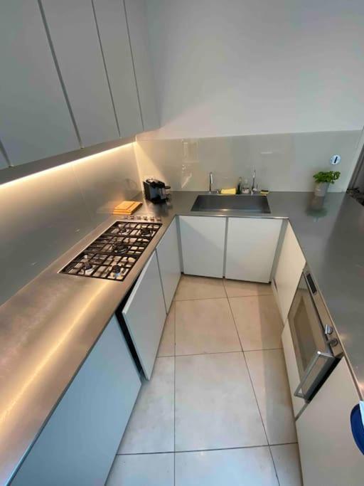 Stunning 4 Bed Mews House With Patio Londres