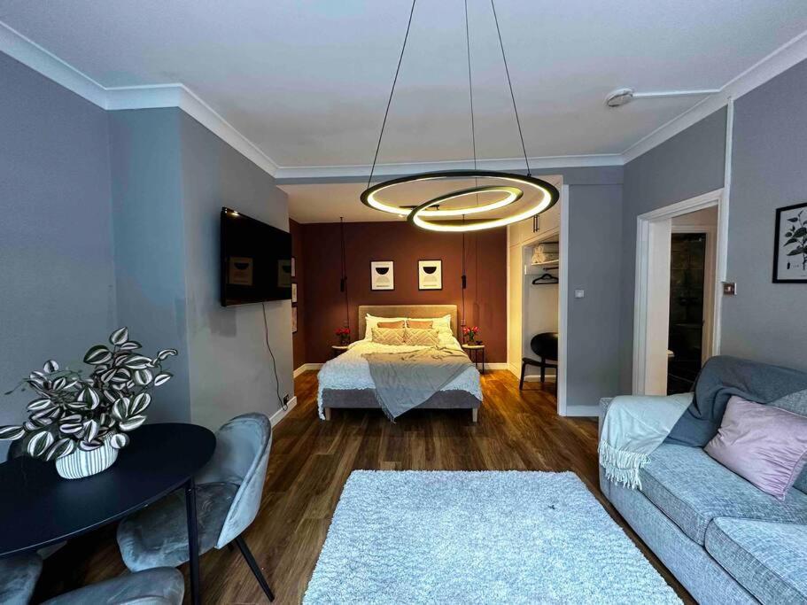 Spacious For 4 Near Regents Park N1 * London