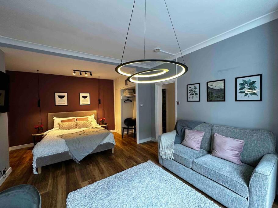 Spacious For 4 Near Regents Park N1 * London