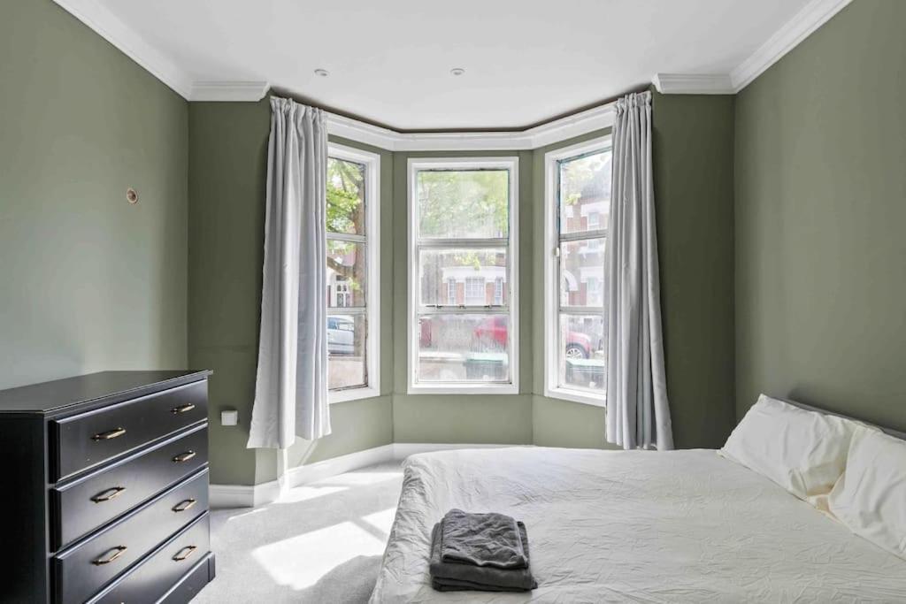 Modern 3 Bed In Tottenham