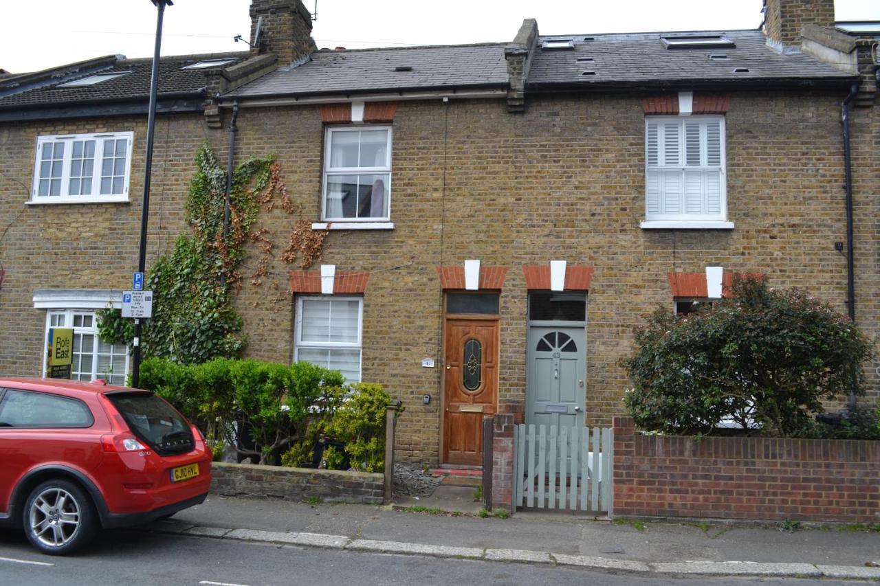 3 Bedroom House Ealing Londen