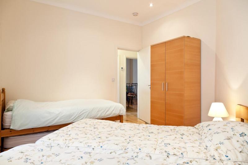 Convenient Centre And Tottenham Stadium