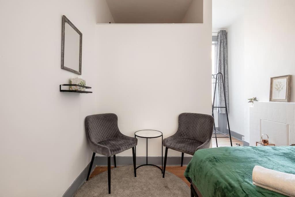 2a - Bright & Airy 2 Bed Flat - 20 Mins To Appartement Londen