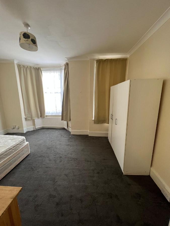 East 2 Bedroom * Londres
