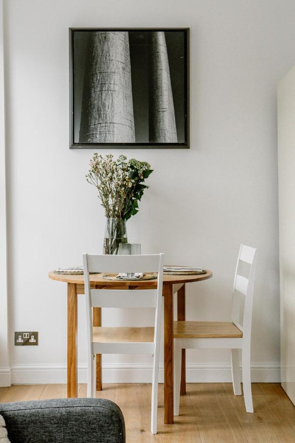 Design-led Flat In Camden On Quiet Street Londres