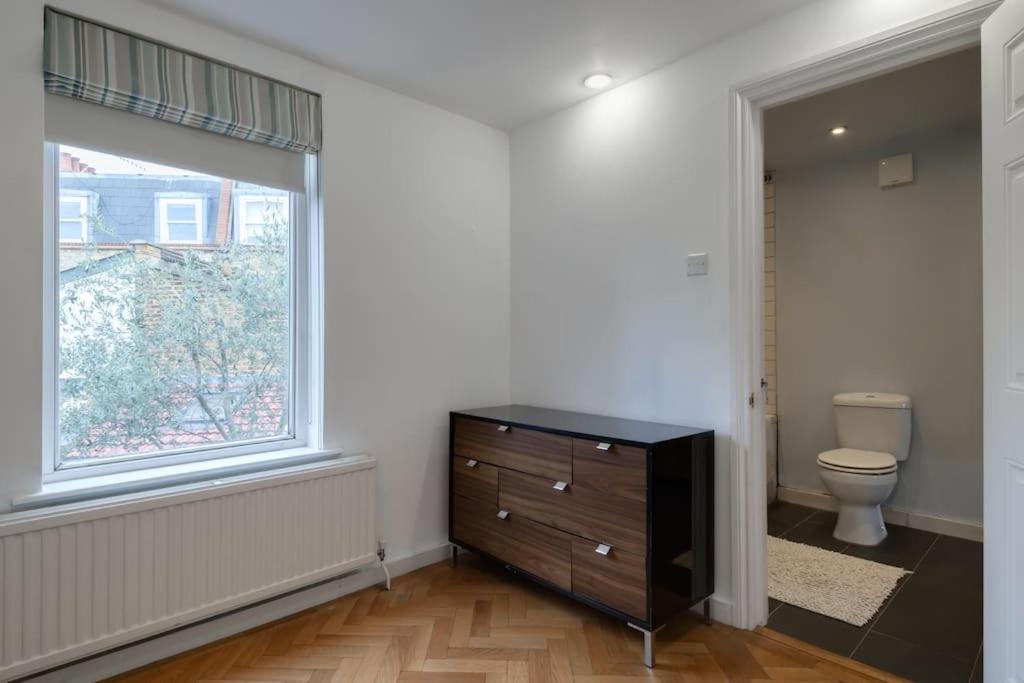 1 Bed Townhouse In Battersea Close To River Thames * Londres