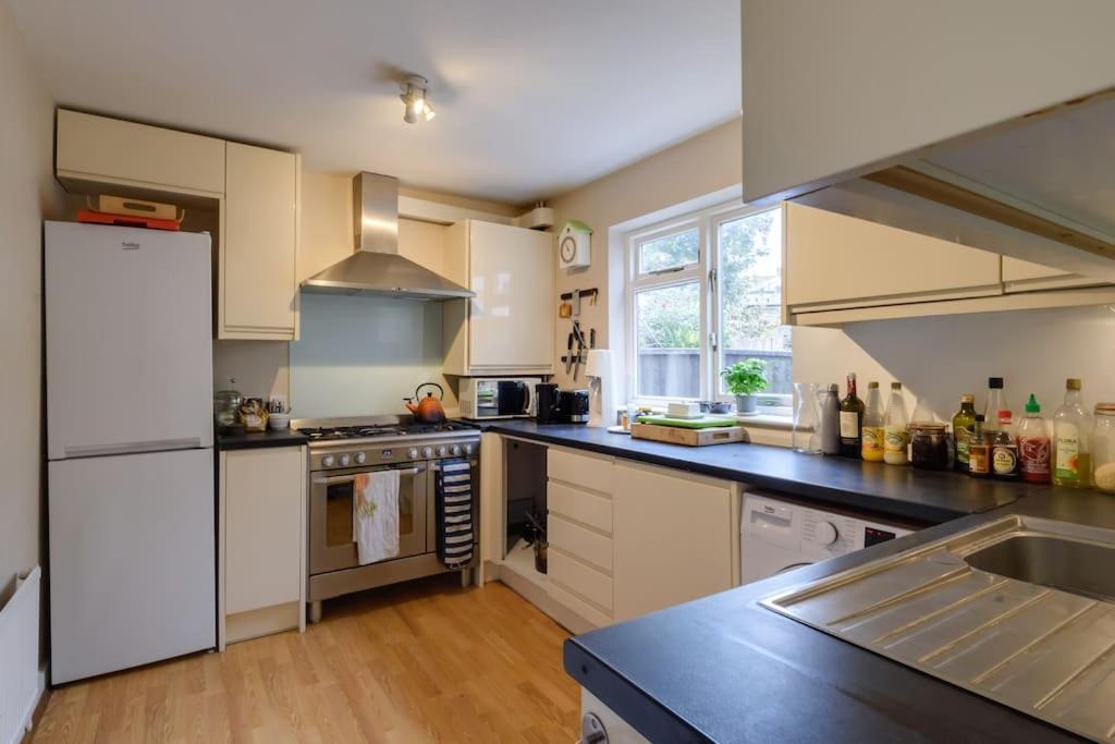 Сasa de vacaciones 1 Bed Townhouse In Battersea Close To River Thames