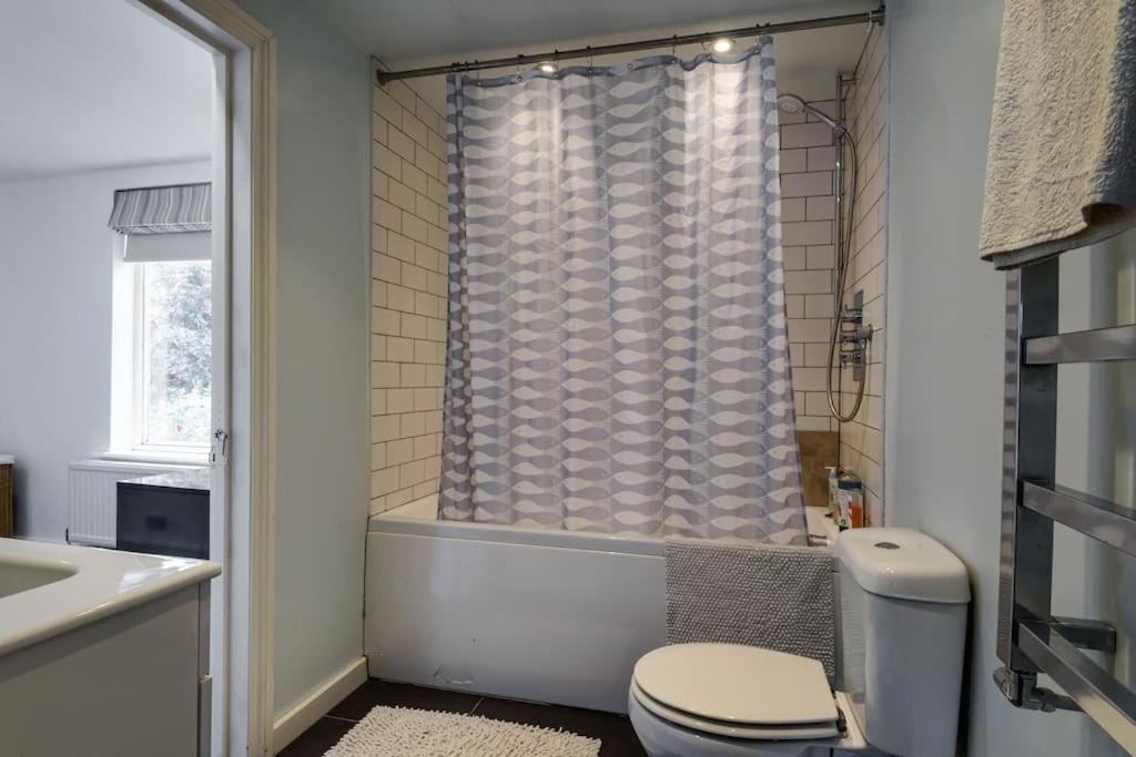 1 Bed Townhouse In Battersea Close To River Thames * Londres