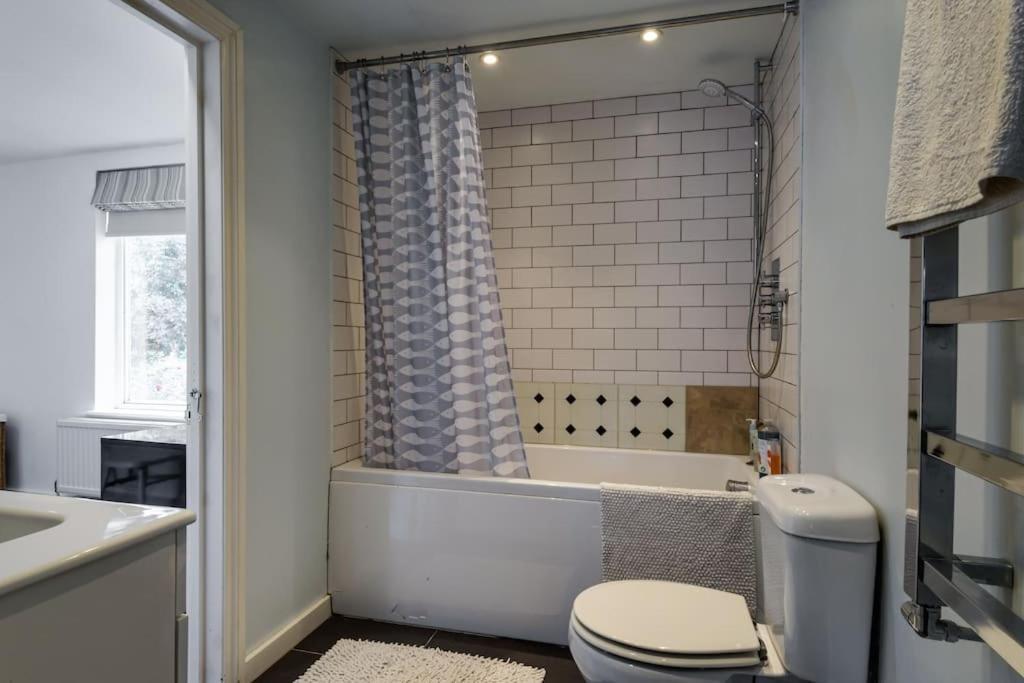 Hébergement de vacances 1 Bed Townhouse In Battersea Close To River Thames *