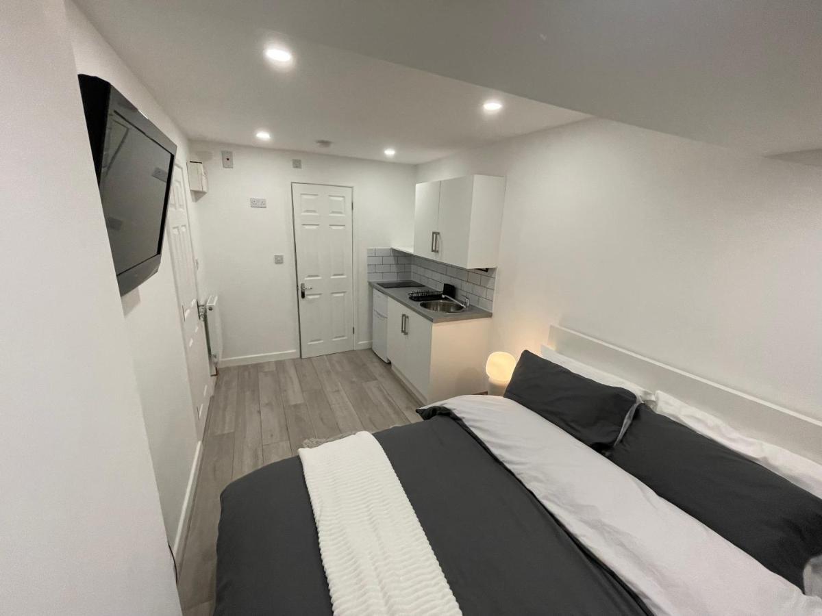 Guest Room-studio, Woolwich *