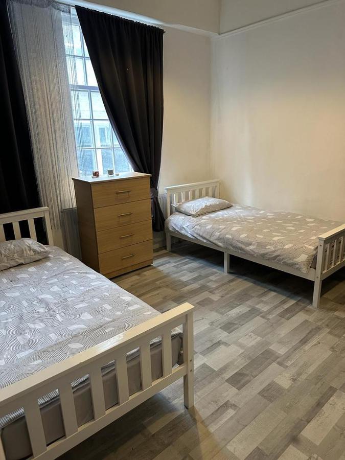Central Location, Close To Bars Restaurants And Train Stations Londres