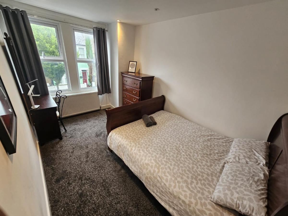 Double Bedrooms In Spacious And Modern * Londres