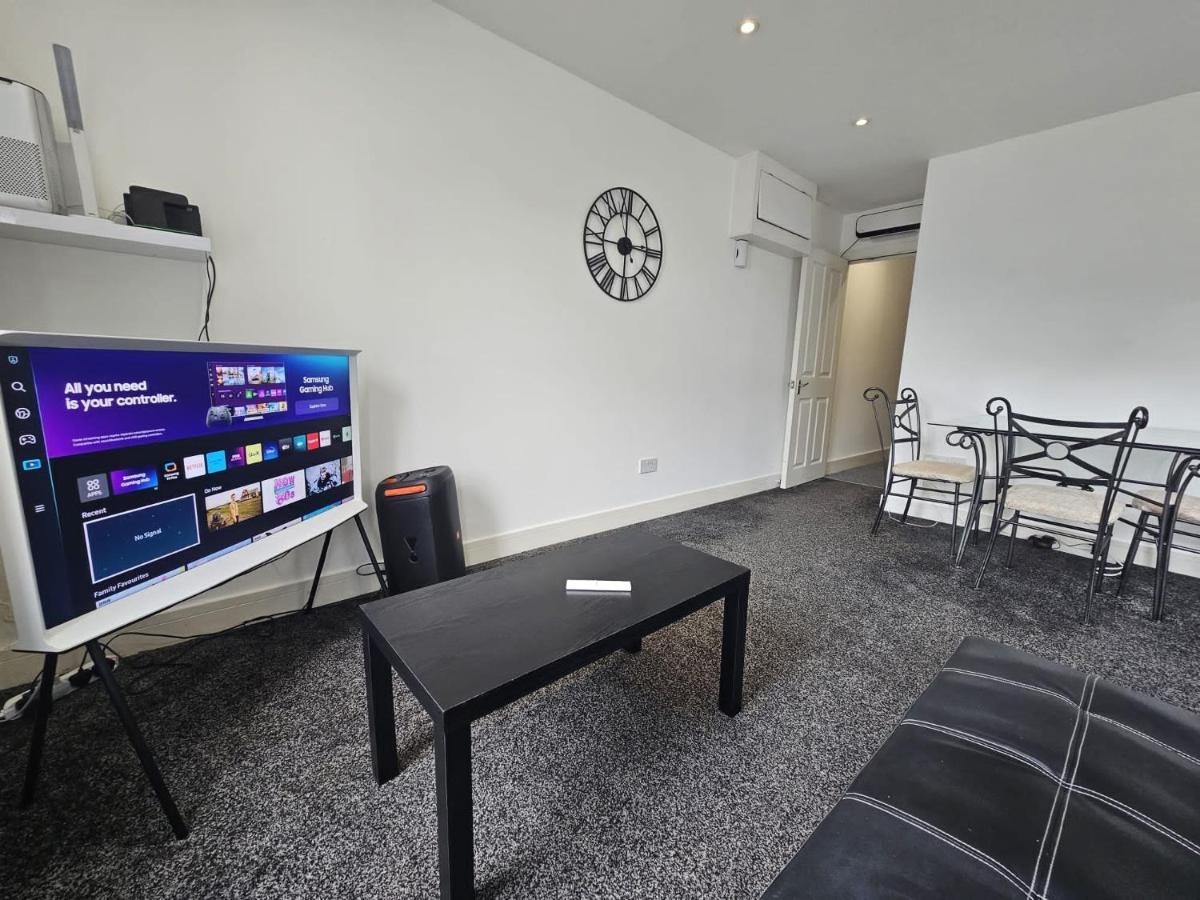 Double Bedrooms In Spacious And Modern Hospedagem domiciliar *