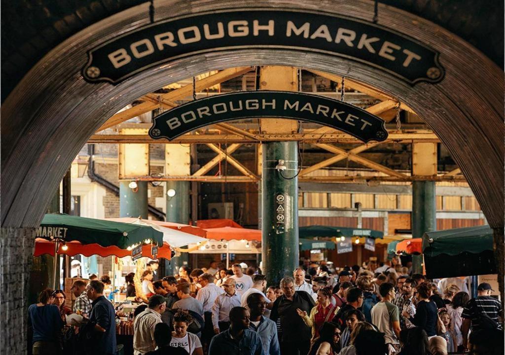 Gasthof Bridge At Tower Bridge The Shard And Borough Market London