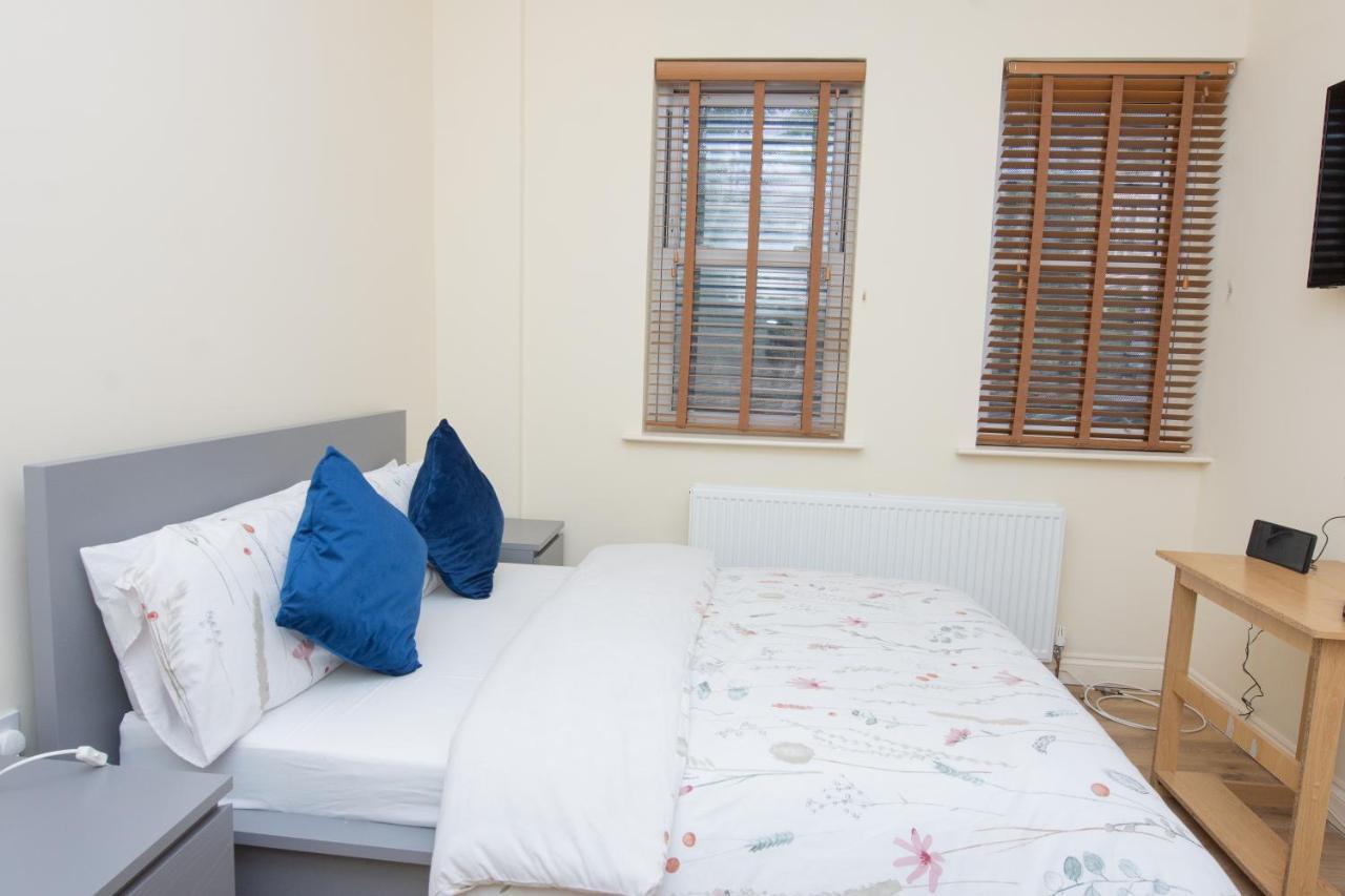 Apartment Evergreen Apartments- Flat 1, London