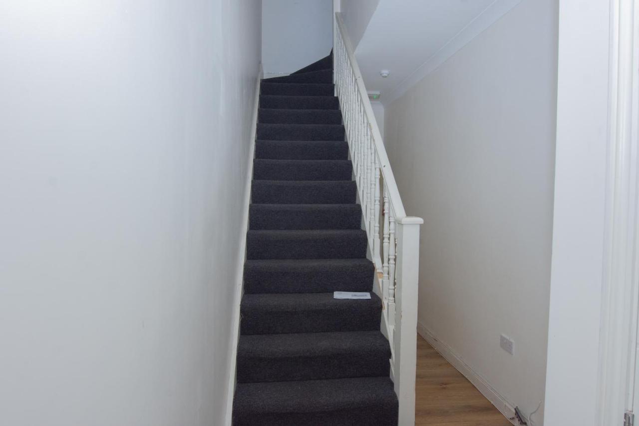 Evergreen Apartments- Flat 1, London